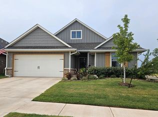 12301 SW 31st St, Yukon, OK 73099