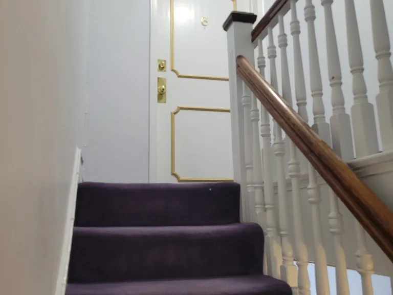 2404 Auburn Ave #6 — Photo 2