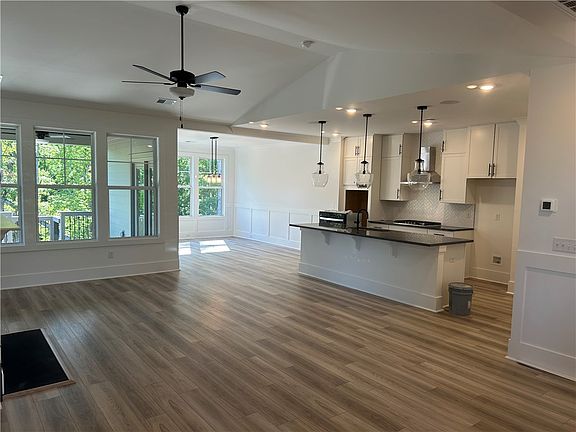 3rd image of 131 Shale Dr