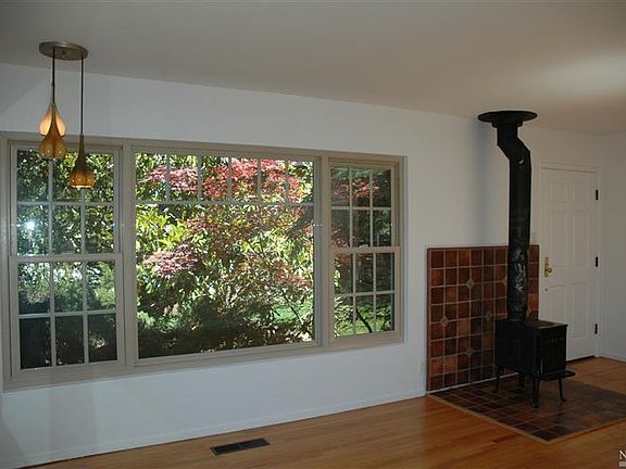 3rd image of 354 Redwood Dr
