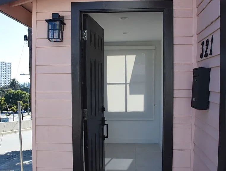 317 Ocean Park Blvd — Photo 37