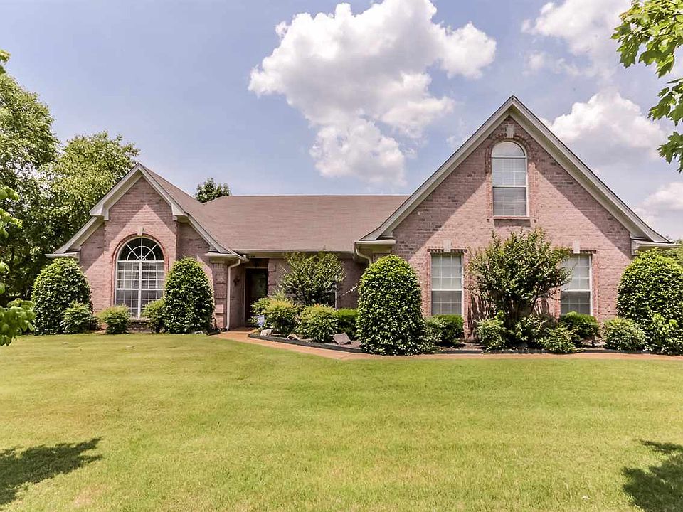 1st image of 25 Brookhaven Dr
