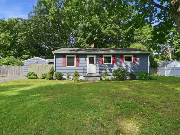 300 Newhouse St, Springfield, MA 01118