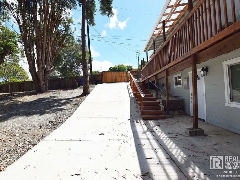 1835 Bonita Road — Photo 16