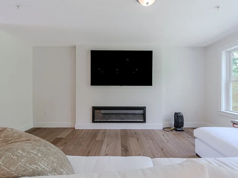 112 Genest St #12 — Photo 6