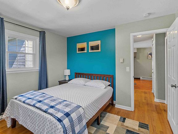 5th image of 52 Beacon Ave #2