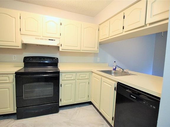 3rd image of 660 KENWICK CIRCLE #104