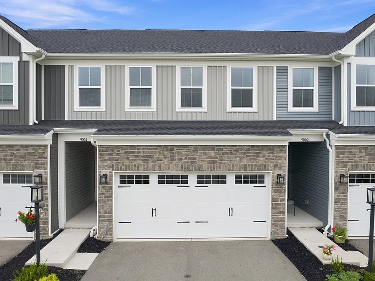 9004 Wellington Ct — Photo 2