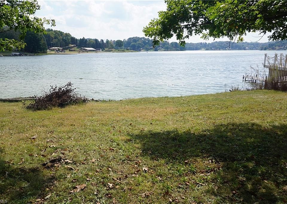 40 E Mohawk Dr, Malvern, OH 44644 Zillow