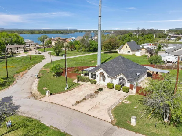 202 Mountain View, Kingsland, TX 78639