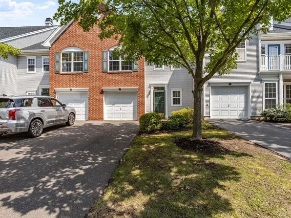 37 Knox Ct, Plainsboro, NJ 08536