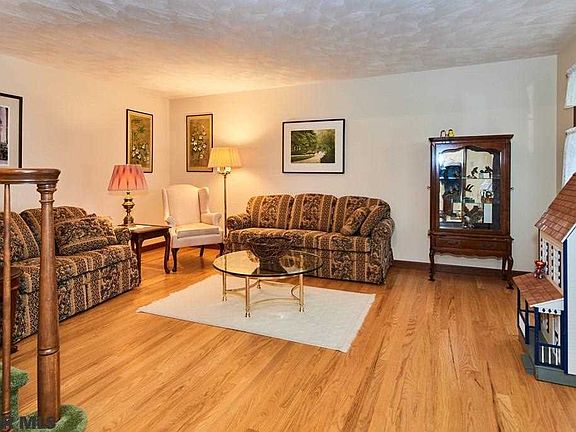 2nd image of 1761 Cambridge Dr