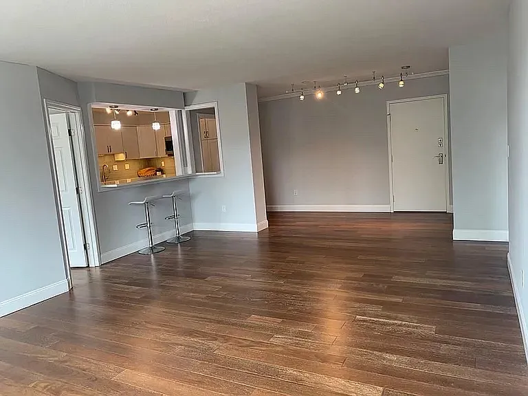 20 Hammond Pond Pkwy #206 — Photo 9