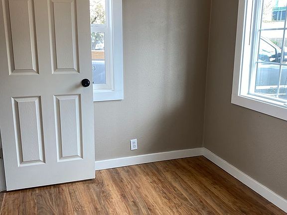 5th image of 1593-1595 20th St SE #2B-1BA-776SQFT