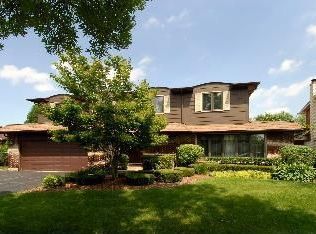 2439 N Chestnut Ave, Arlington Heights, IL 60004