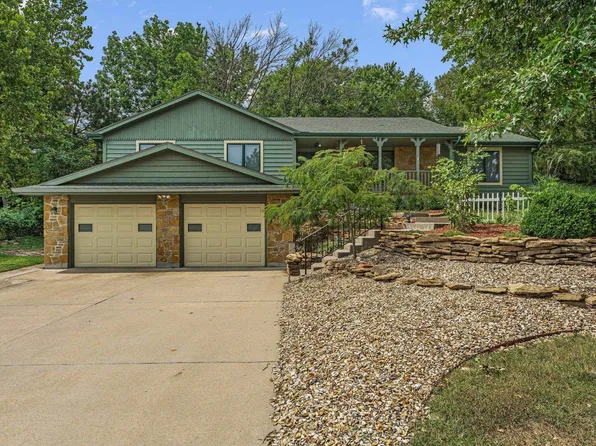 2211 SW Alameda Ct, Topeka, KS 66614