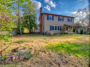 1647 University Dr, Lawrence, KS 66044