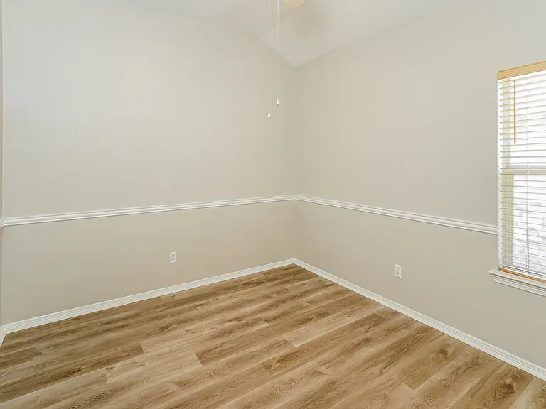 11927 Belle Ct — Photo 14