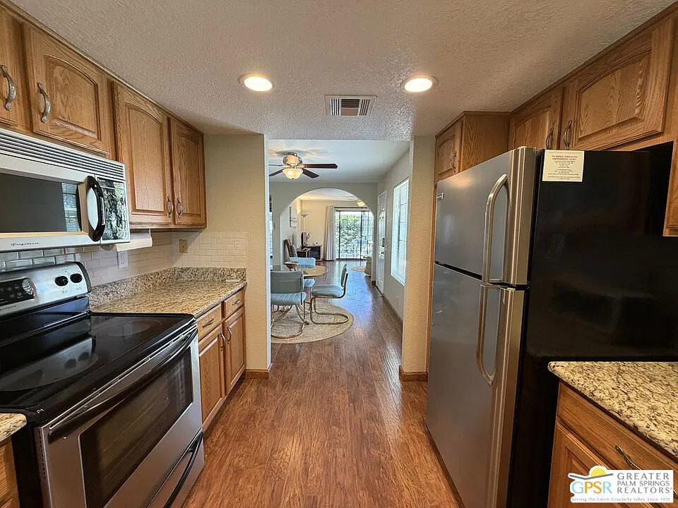 2 bed, 1175 sqft, $2,500 — Photo 4
