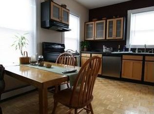 6 4th Street Pl #2, Cambridge, MA 02141