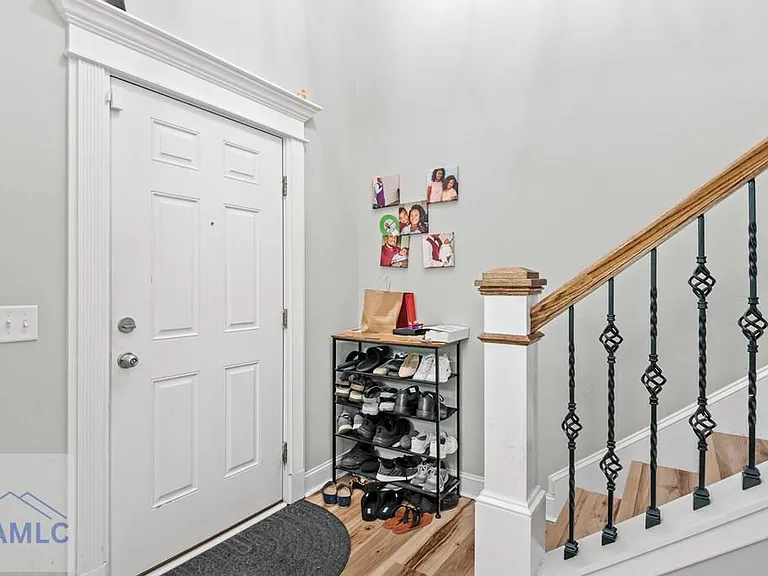543 Thorp Cir — Photo 12