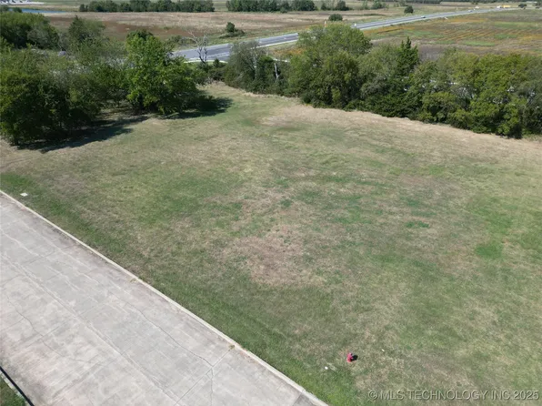 1410 Brookview Dr, Ardmore, OK 73401