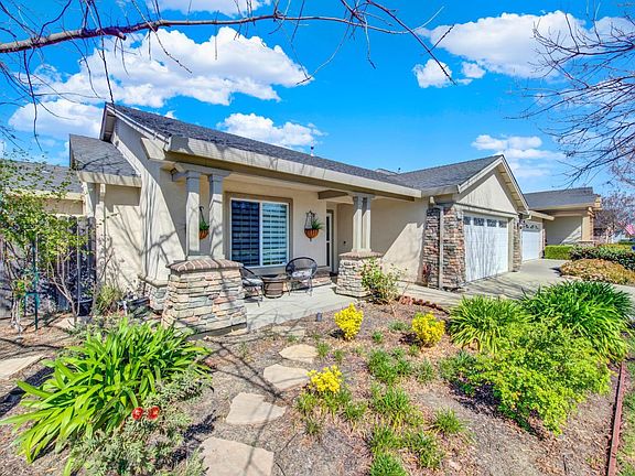 3rd image of 360 Grand Canyon Drive