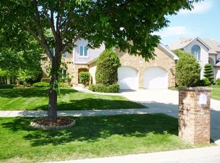 1130 Bluebird Ln, Roselle, IL 60172