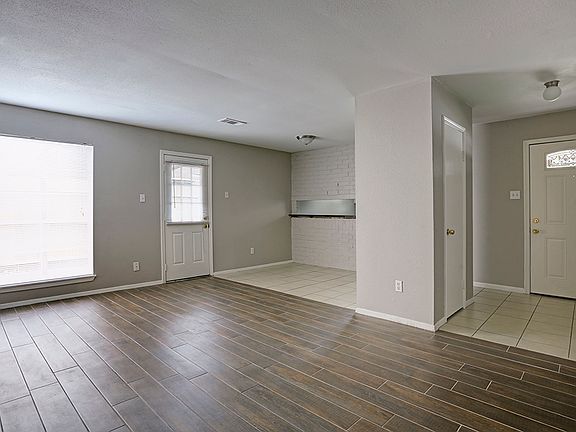 5th image of 3318 Scotch Moss Ln