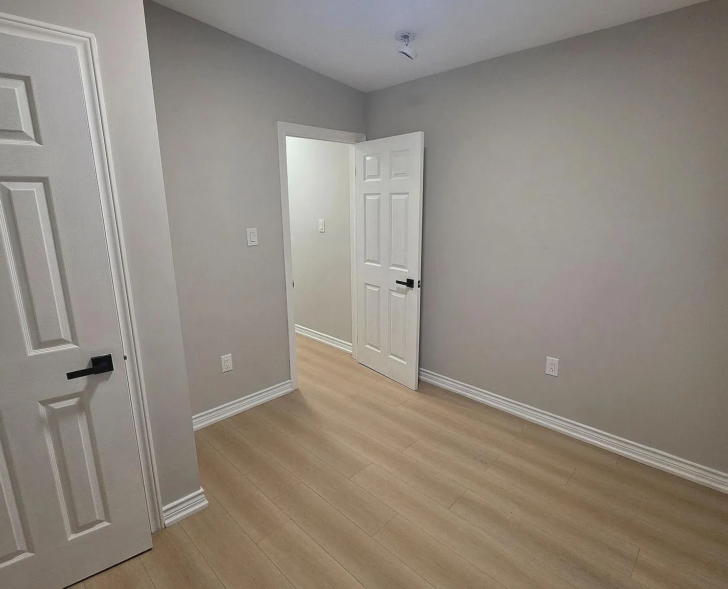 6 bed, $2,000 — Photo 4