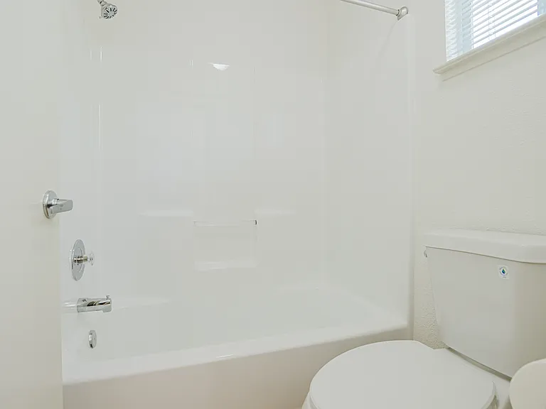 Parkwood Court Apartments — Photo 21