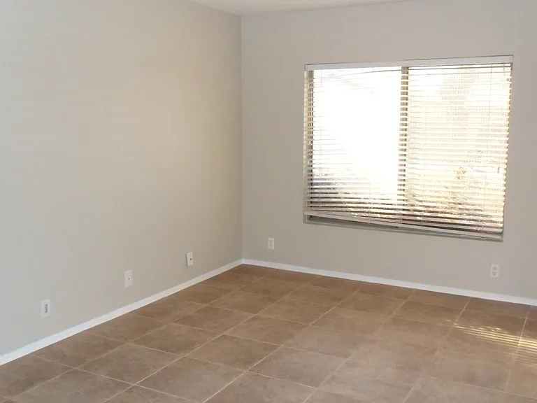 9008 W Quail Ave — Photo 9