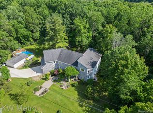 3205 Stanton Rd, Lake Orion, MI 48362