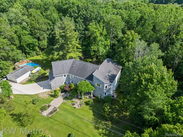 3205 Stanton Rd, Lake Orion, MI 48362