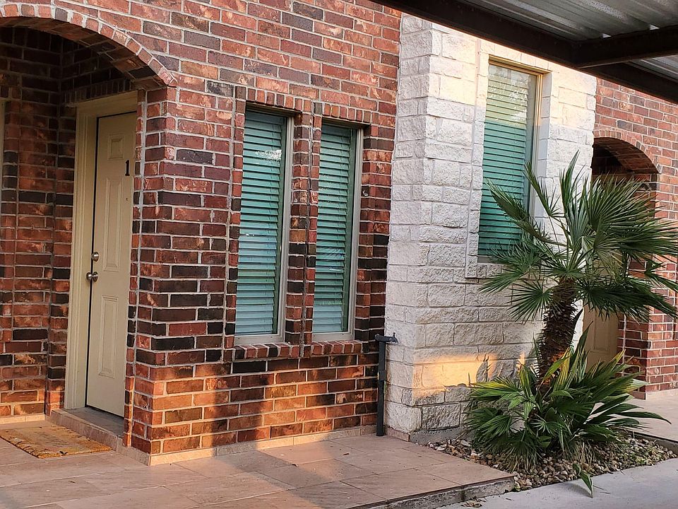 Entrance Apt #1