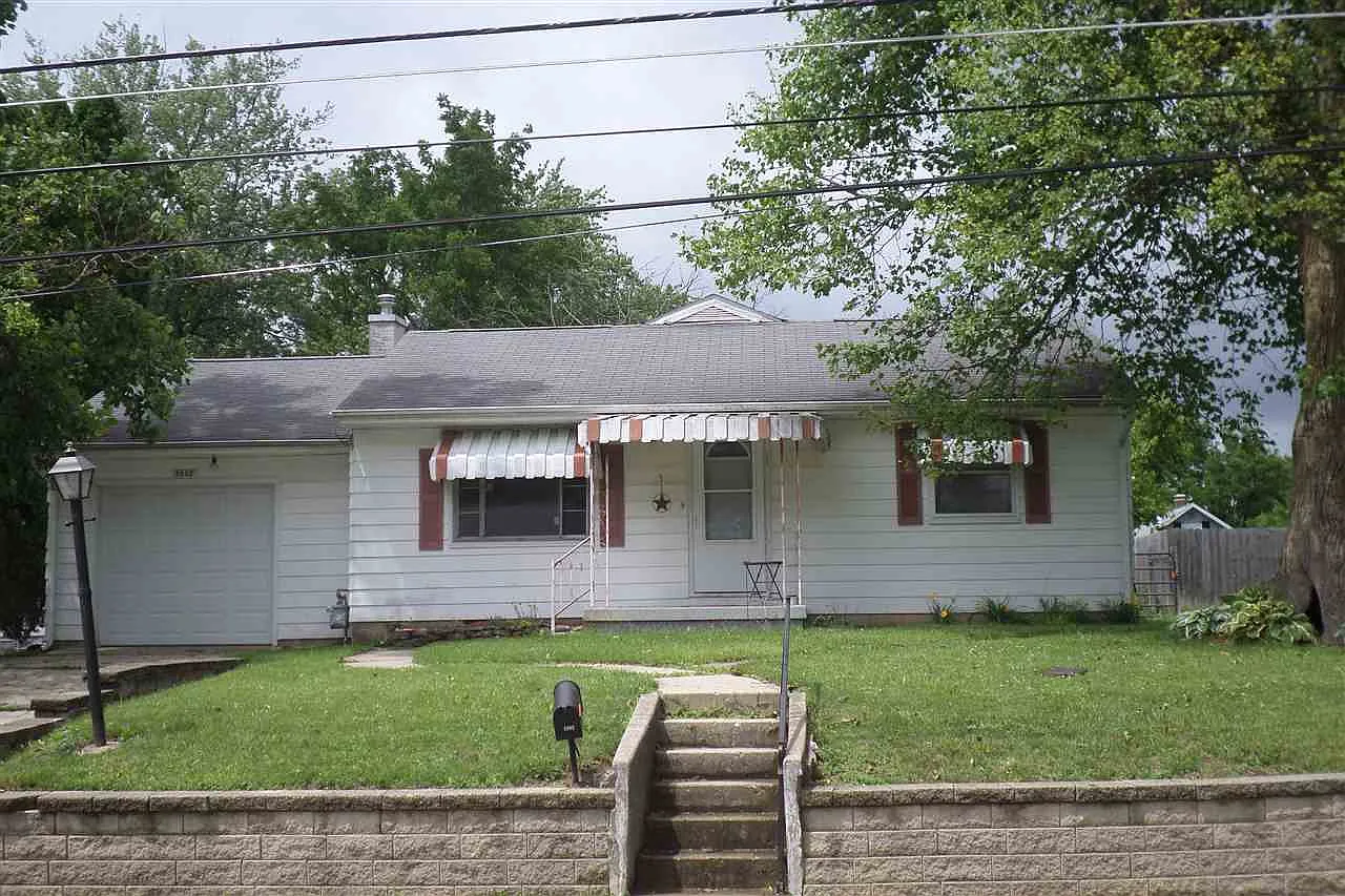 2002 Q Ave photo 1