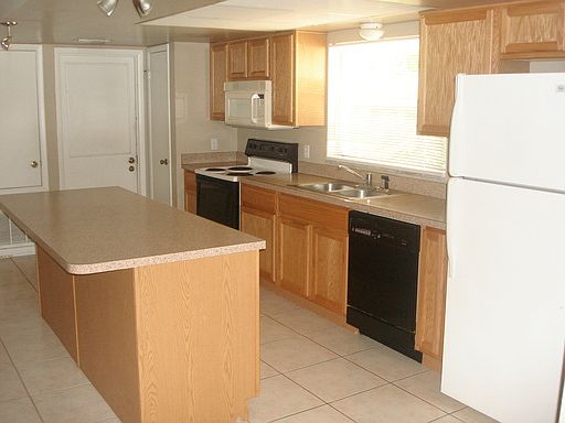 4th image of 2449 Brookside Ave