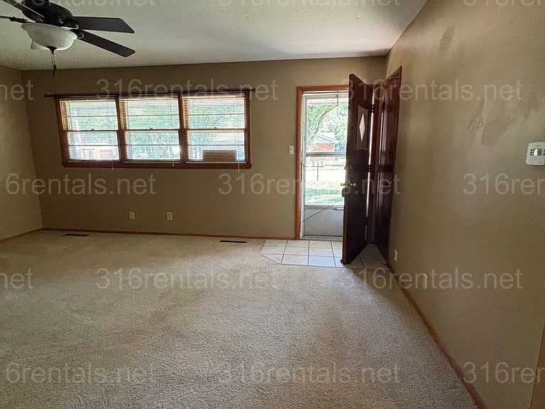 307 E Warren — Photo 4