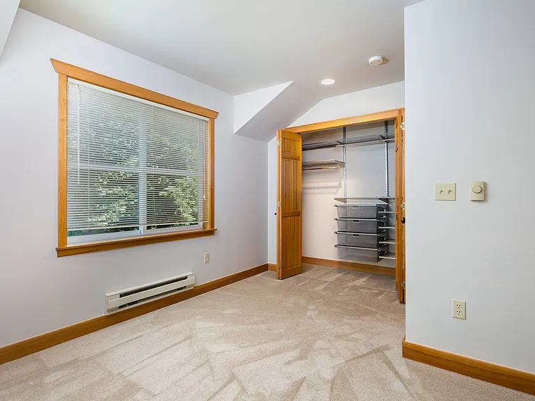 Pacific Pointe — Photo 22