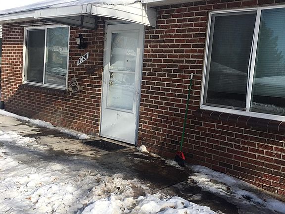 Outside, private entrance!