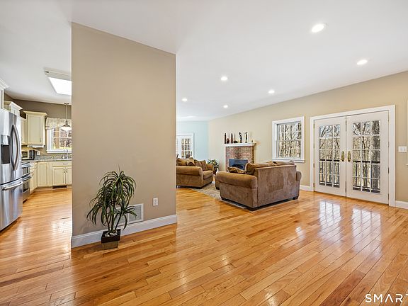 5th image of 51 Louis Road