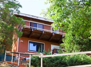 250 Zermat Dr, Crestline, CA 92325
