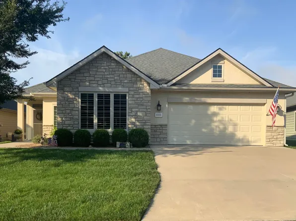 2225 SW Village Hall Rd, Topeka, KS 66614