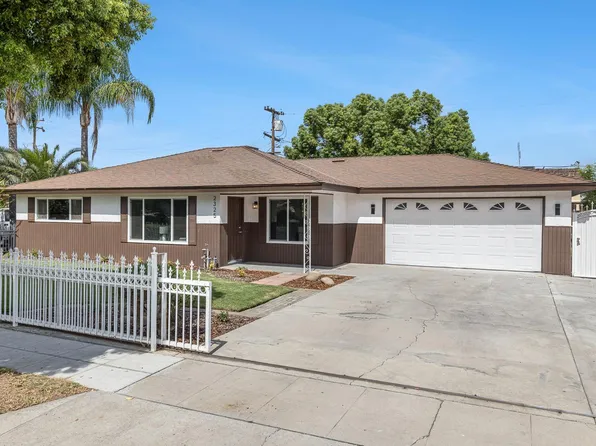 2325 E Hampton Way, Fresno, CA 93726