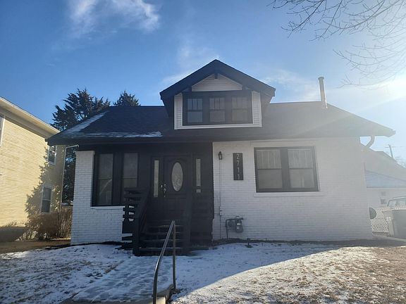 3rd image of 2711 Garfield St