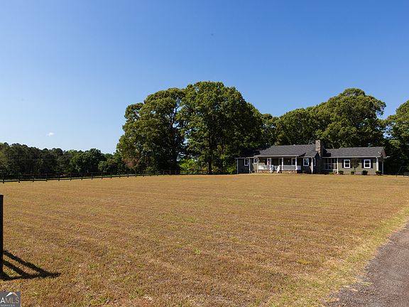 2nd image of 976 Windsweep Farm Rd