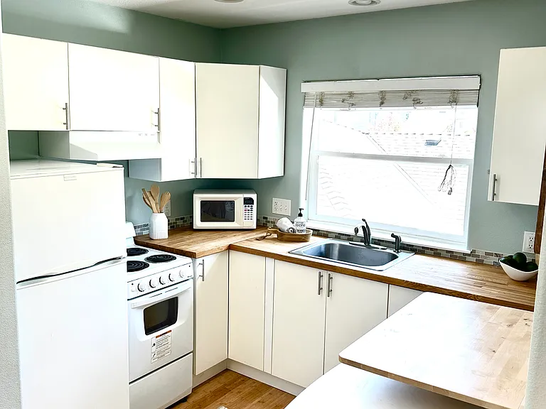 7321 NE 8th Ave #B — Photo 4