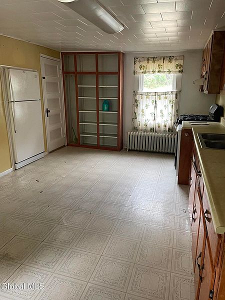3rd image of 59 Stone Street