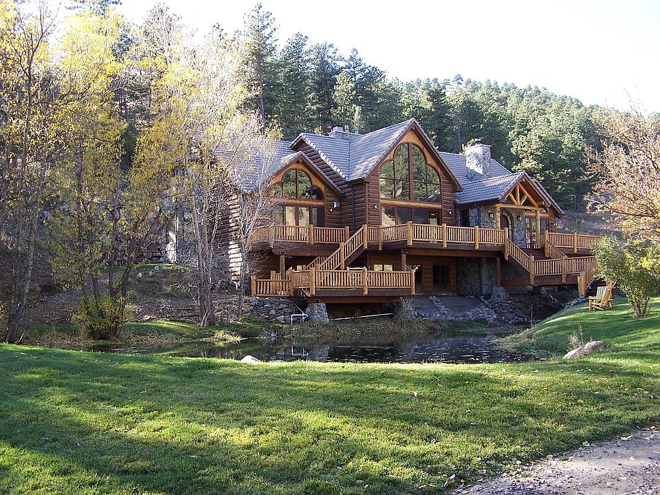 Trailblazer Lodge Pond in Spring