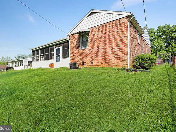 4th image of 106 Parkway Dr
